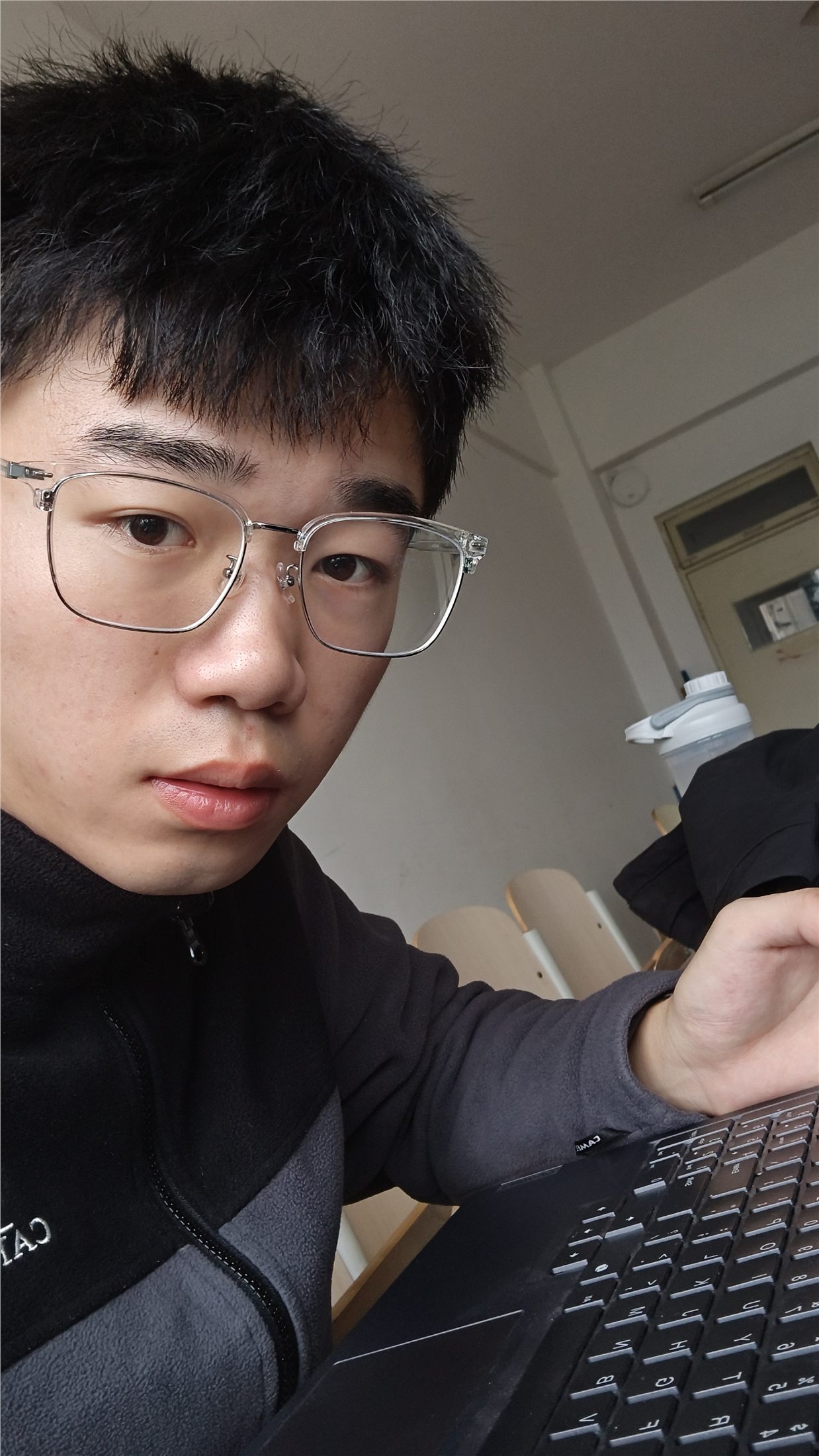 电脑前的片刻